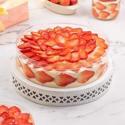 Red rubies & cream sharing dessert box