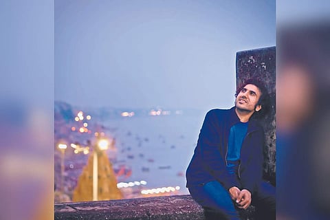 Justh in the Chor music video