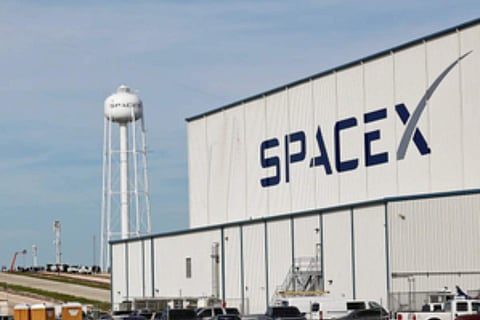 SpaceX invites research proposals for Dragon human spaceflight missions
