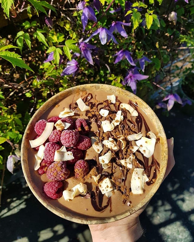 Cocoa avocado raspberry smoothie bowl