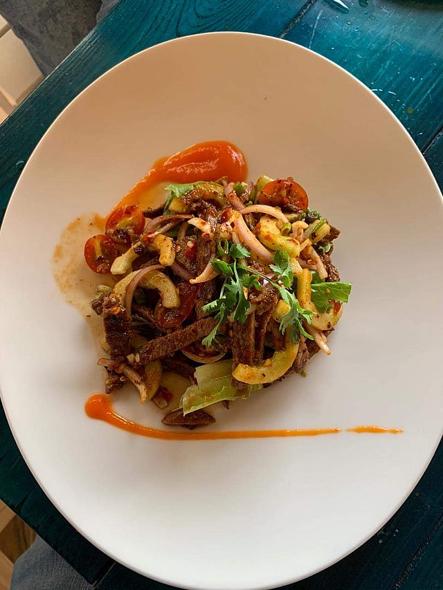 <em>Yum Neau Yang</em>