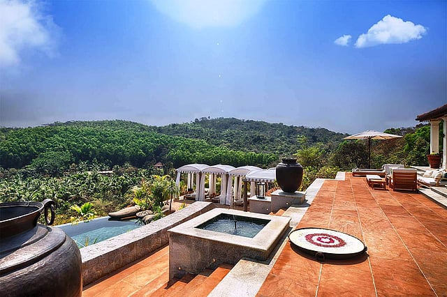 Vista views of the pool and the environs from the common seating area