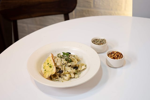<em>Tagliatelle with herb butter sauce</em>