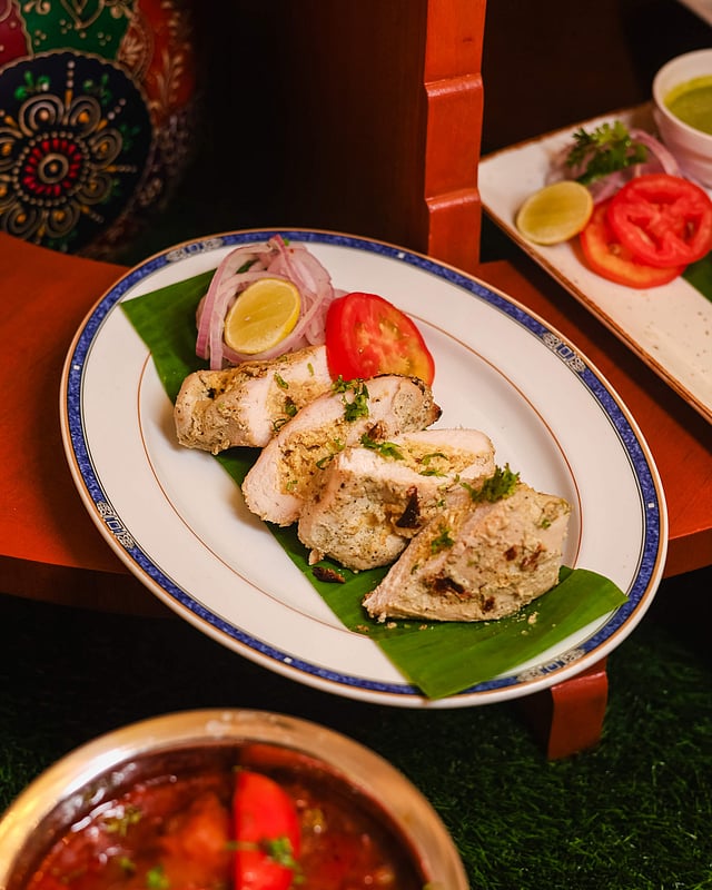<strong>Nawabi Malai Pyaaz Murgh</strong>