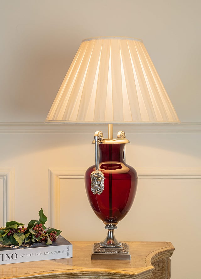 <em>Crimson lamp by Luxaddi</em>