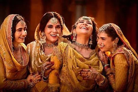 A still from Heeramandi