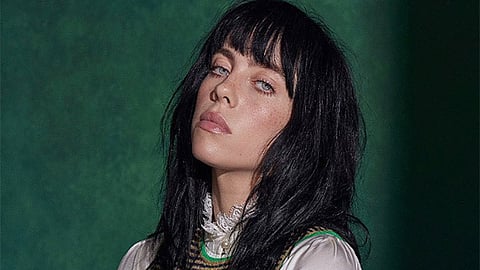 Billie Eilish suffers injury after dangerous fall on stage