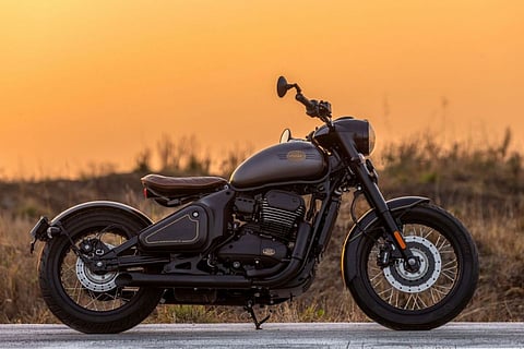 The Jawa Perak, along with the Jawa 42 Bobber, forms the current Factory Custom portfolio for Jawa Yezdi Motorcycles