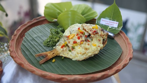 Baked shorshe pomfret