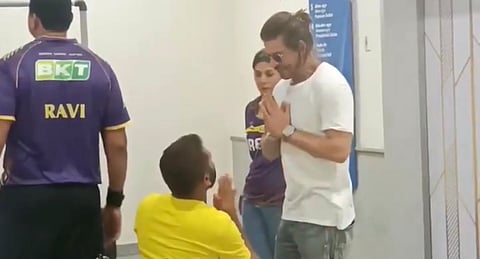 Shah Rukh Khan wins the internet as he greets specially-abled fan despite feeling unwell after the IPL match