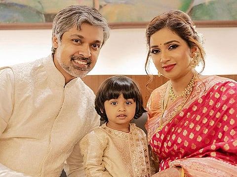 Shreya Ghoshal celebrates 10th wedding anniversary with unseen pics