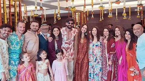 In frame: Sonakshi and Zaheer with friends and family 