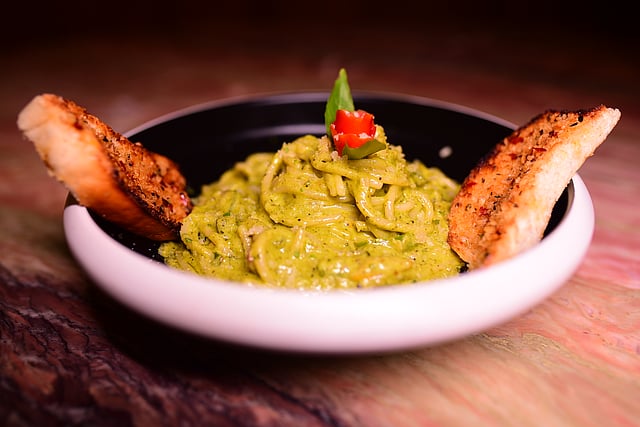 Spaghetti basil pesto