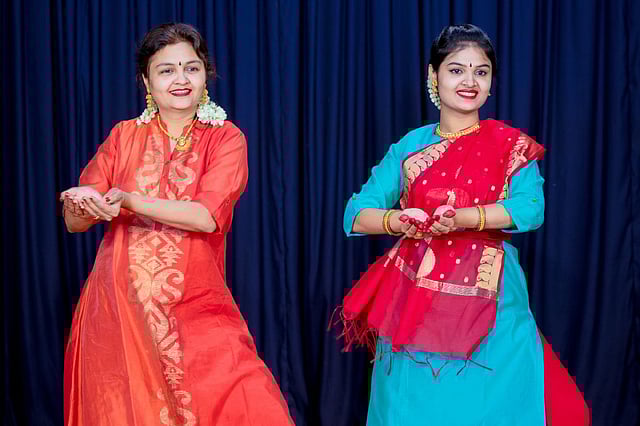 Mahitha with her mother Vidya Bhavani Suresh