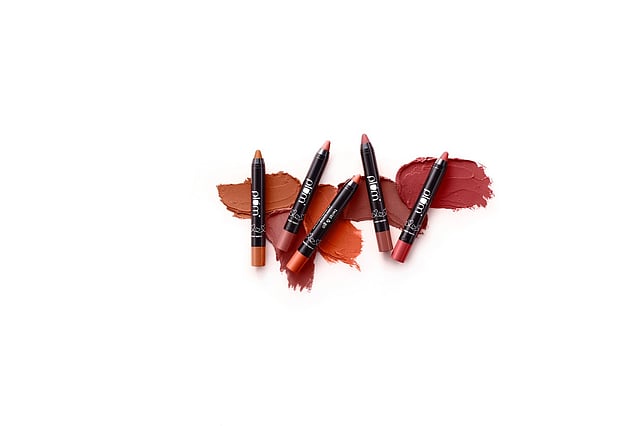 Plum’s Twist & Go Matte Crayon