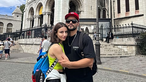 Soha Ali Khan and Kunal Kemmu celebrate 10 years of their engagement in Paris, the city where it happened
