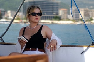 Sun-kissed style: How to accessorise your glasses for a yacht party extravaganza