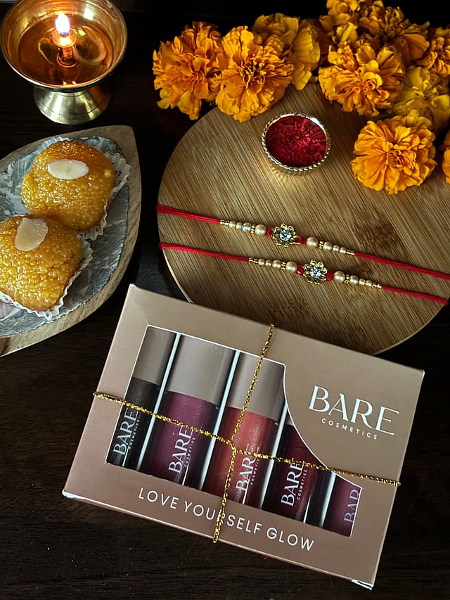 Bare Cosmetics’ lip glosses