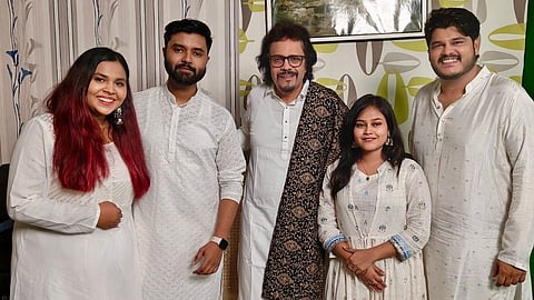 In Frame: The singers with Bickram Ghosh (in the centre)