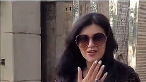 Sushmita Sen visits dentist, struggles to speak after anaesthesia