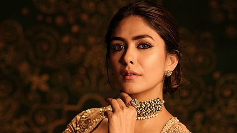 Mrunal Thakur wins best performance award at IIFA Utsavam for ‘Hi Nanna’