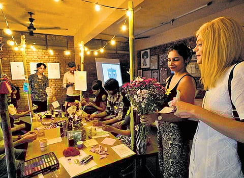 Art table for collective creative explorations