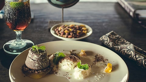 Kolkata gets its first multi-sensorial dining experience with ‘RobiBar-e Ritu’