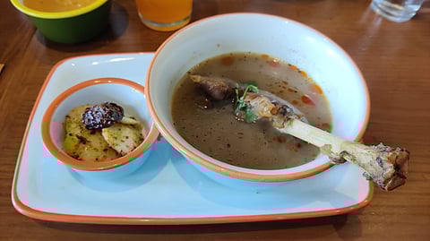 This 100 percent non-vegetarian menu is a treat for meat lovers! 