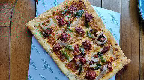 Mutton ghee roast puffizza