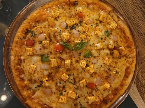 Jamaican paneer pizza