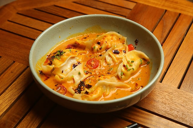 Extreme Umling la Chicken jhol momo