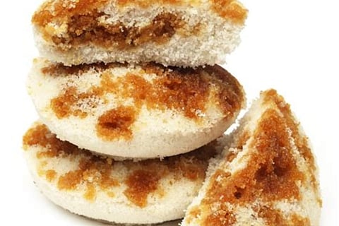 Assamese Bhapa Pitha