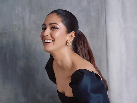 Mira Kapoor stuns in a gorgeous blue belted dress