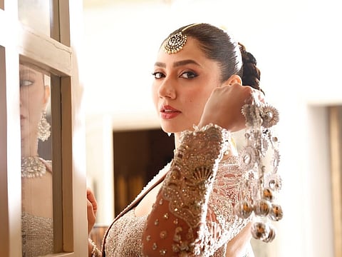 Mahira Khan looks gorgeous in a dreamy pink Anarkali