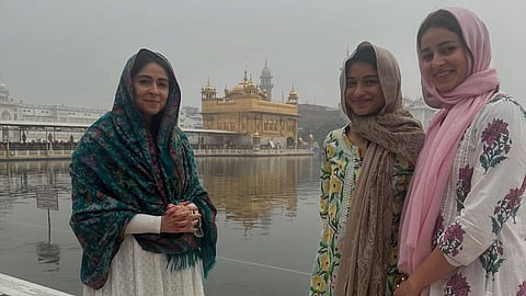 Ananya Panday (R) with family