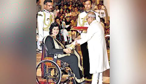 Paralympian Deepa Malik receiving the Padma Shri from former President Pranab Mukherjee in 2017