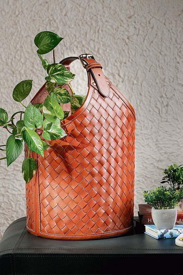 Birch woven leather basket