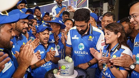 Abhishek Bachchan celebrating his birthday with the team
