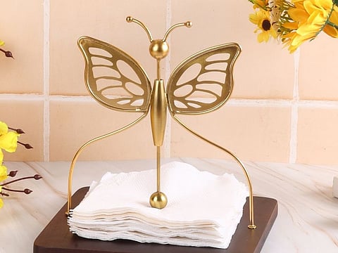 Bee’utiful tabletops: This tableware collection showcases the delicate beauty of insects