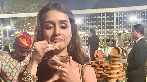 Shraddha Kapoor loses count of her ‘Pani Puri’