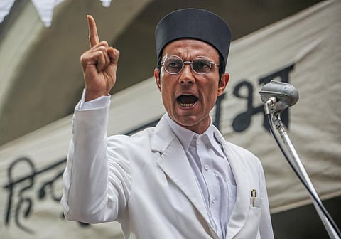 Randeep Hooda pays tribute to Veer Savarkar on his death anniversary