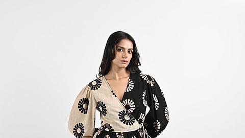 This edit is an ode to the legendary
artist Zarina Hashmi, whose work
explored themes of migration and more