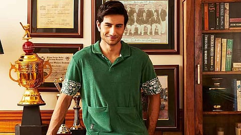 Ibrahim Ali Khan talks to fan in sign language, wins hearts at Sarzameen premiere