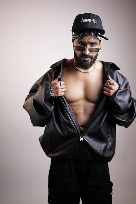 Emiway Bantai pays a heartfelt musical tribute to late Sidhu Moosewala