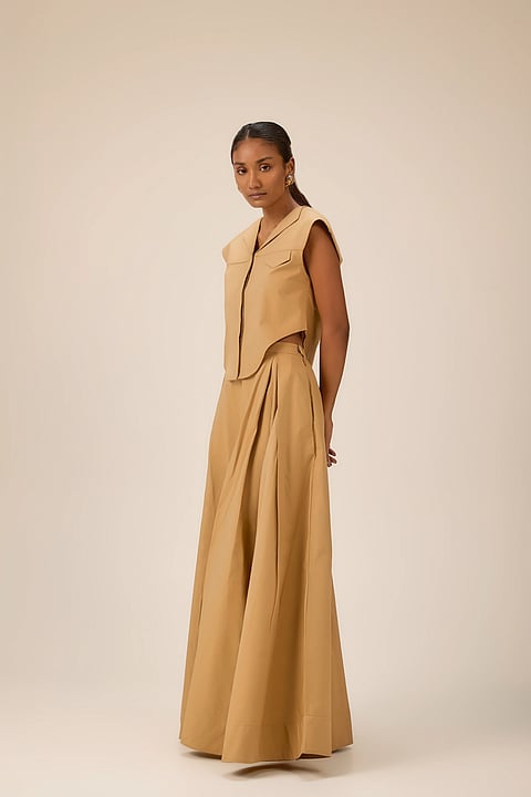 The second drop of collection ÉLAN embodies a softer rhythm for sunlit days