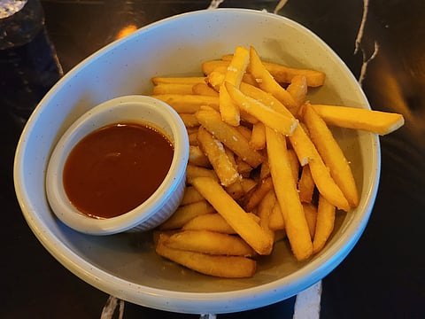 From spicy starters to nostalgic mains, this eatery offers a multi-cuisine spread