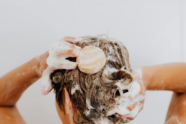 If you notice your shoulders have white flakes, take a moment to identify the root cause – dandruff or flaky skin- before administering the solution. 