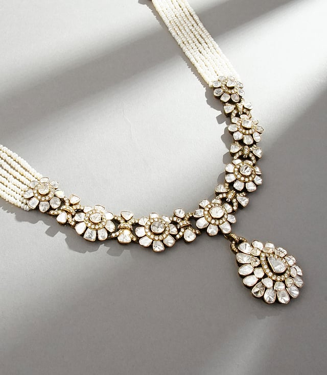 From uncut diamonds to navratnas: Reverie by Tyaani Is a Victorian fantasy in 18kt Gol