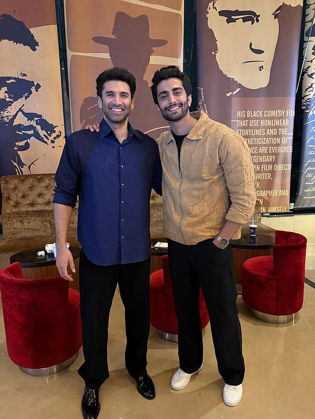 Kush Jotwani and Aditya Roy Kapur share the same frame for Metro...In Dino promotion