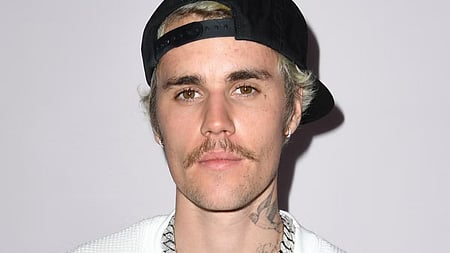 Justin Bieber responds to mother’s public prayer with a joke